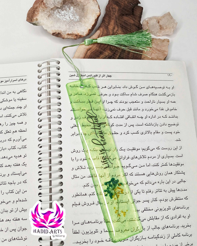 بوکمارک زنذگی زیباست رنگ سبز با گل طبیعی رزین